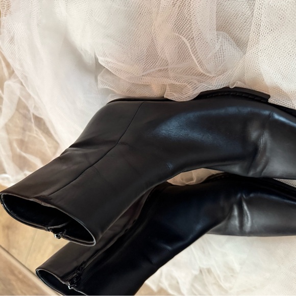 Sleek Black Leather Ankle Boots KHAITE
Wooster Calfskin Ankle Boots size 37 almo - Picture 5 of 8